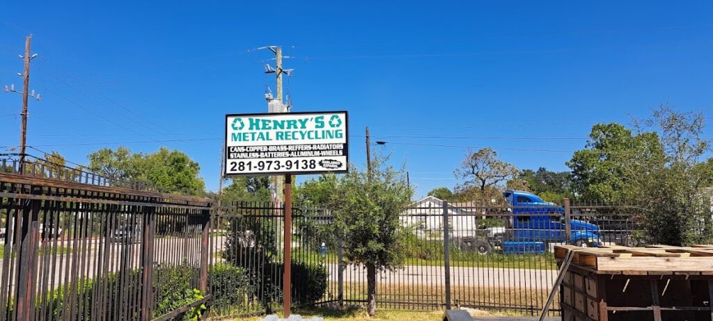 Henry's Metal Recycling - photo 1